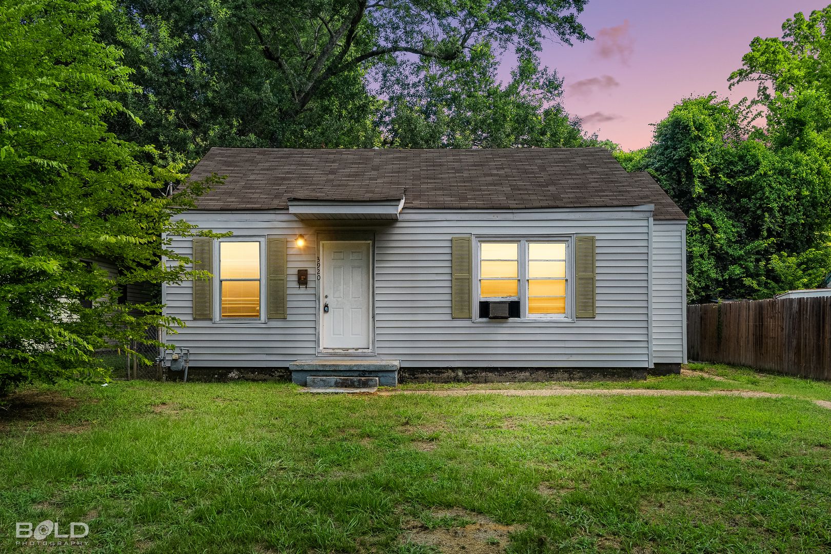 Shreveport House: 3920 Huston Street