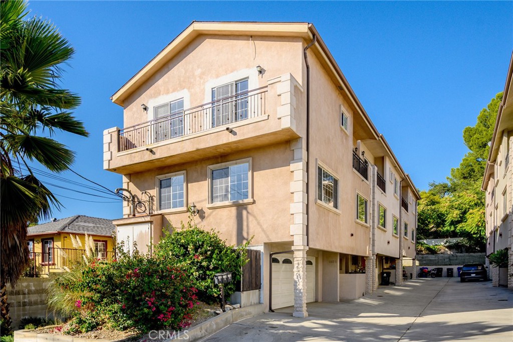 Tujunga Condo: 6831 Valmont Street