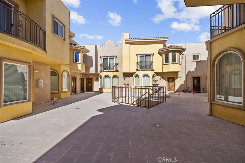 Tujunga Condo: 6939 Greeley Street