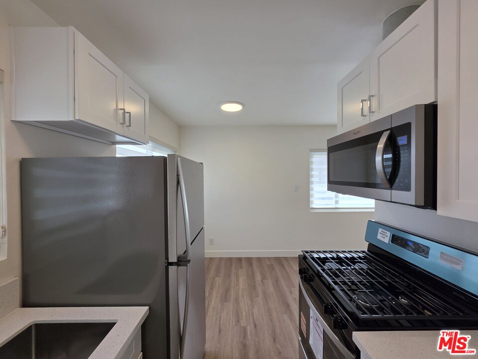 Redondo Beach Condo: 2009 Carnegie Lane