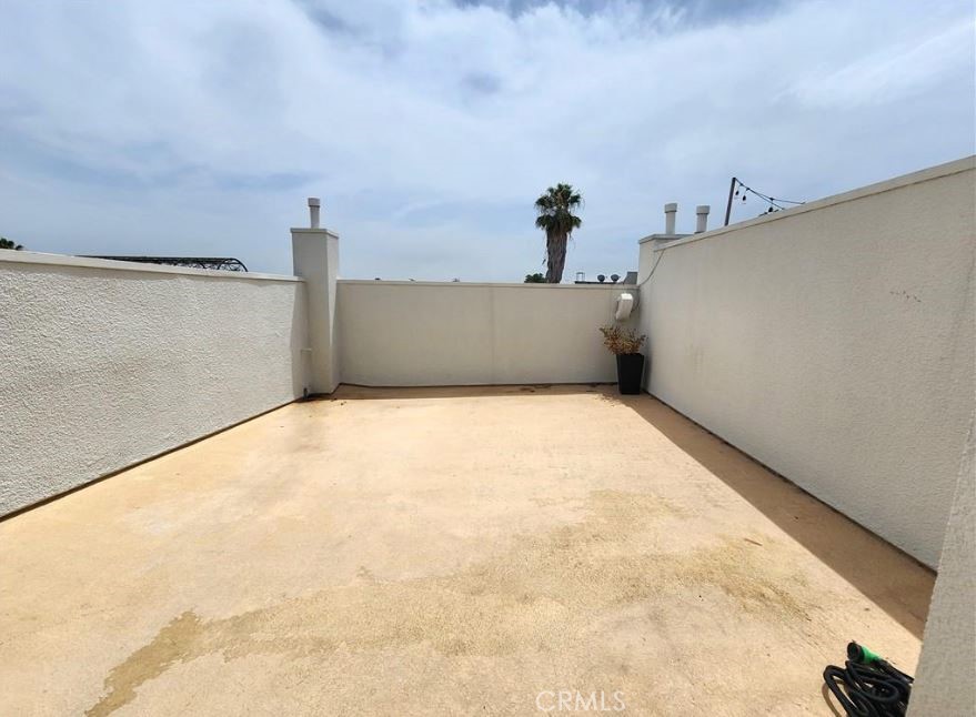 Sherman Oaks Condo: 14631 Dickens Street
