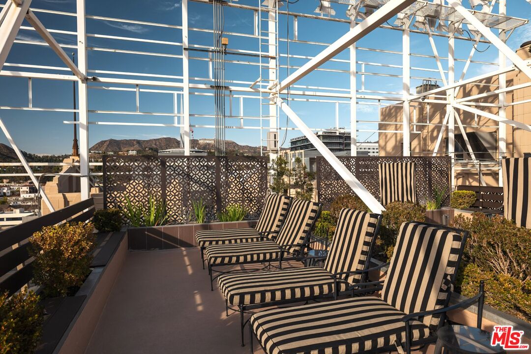 Los Angeles Condo: 6253 Hollywood Boulevard