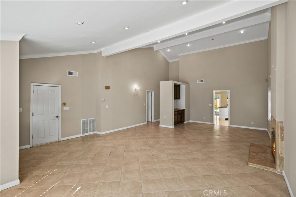 Tarzana Condo: 18123 Delano Street