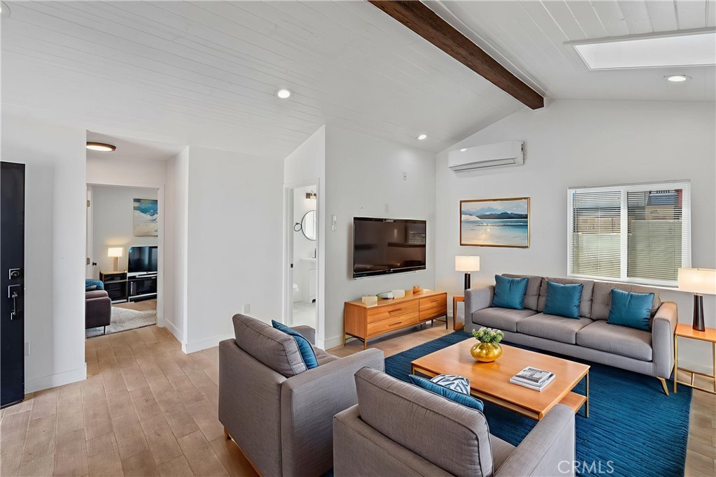 Los Angeles Condo: 6519 Denver Avenue