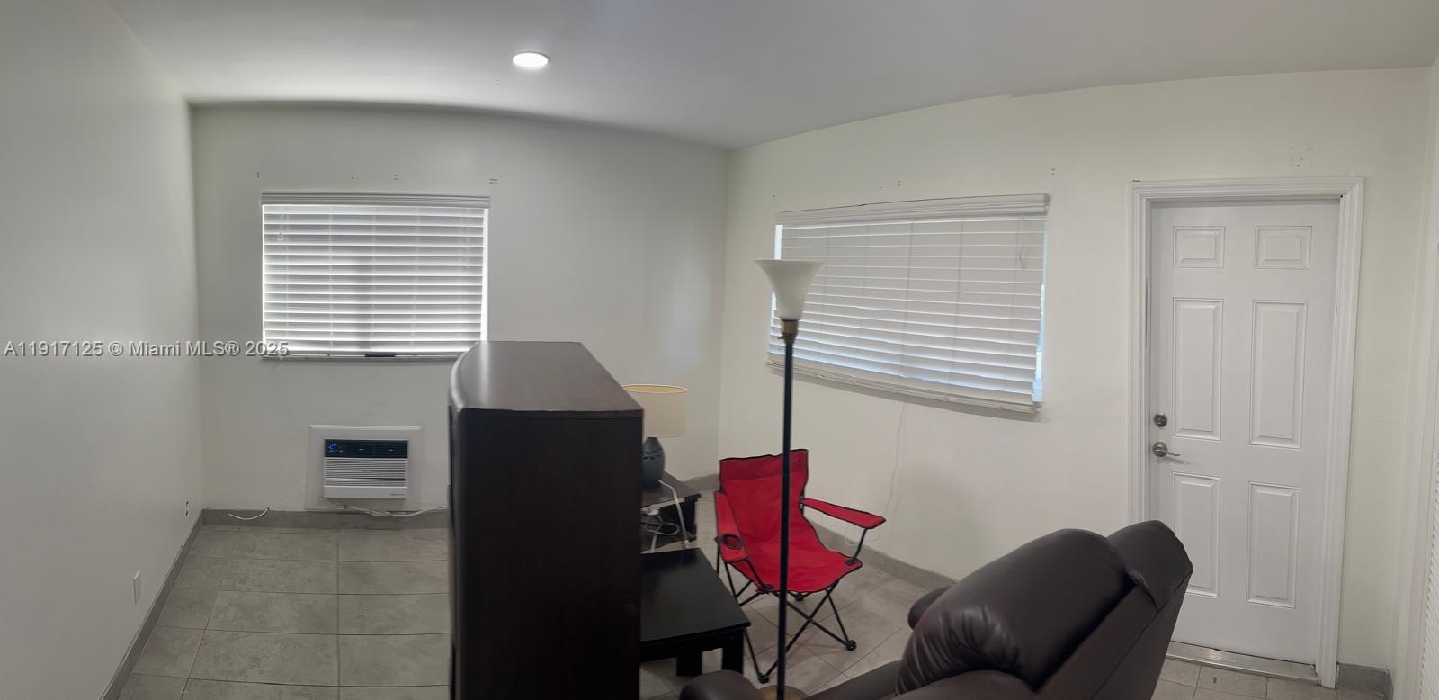 Hollywood Condo: 2838 Madison Street