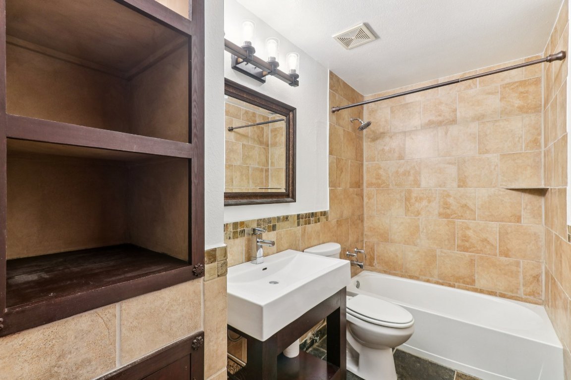 Leander Condo: 24369-2 Bingham Creek Road