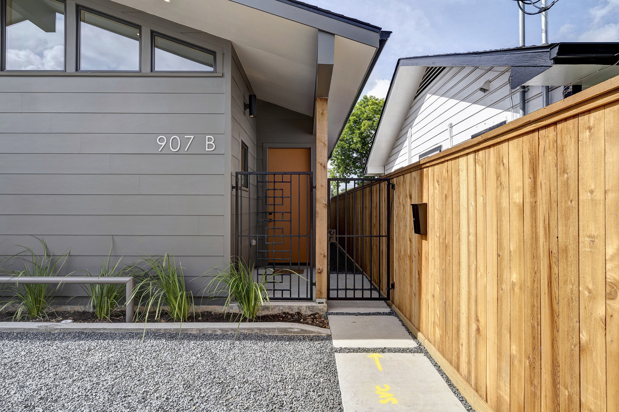 Houston Condo: 907 Kern Street