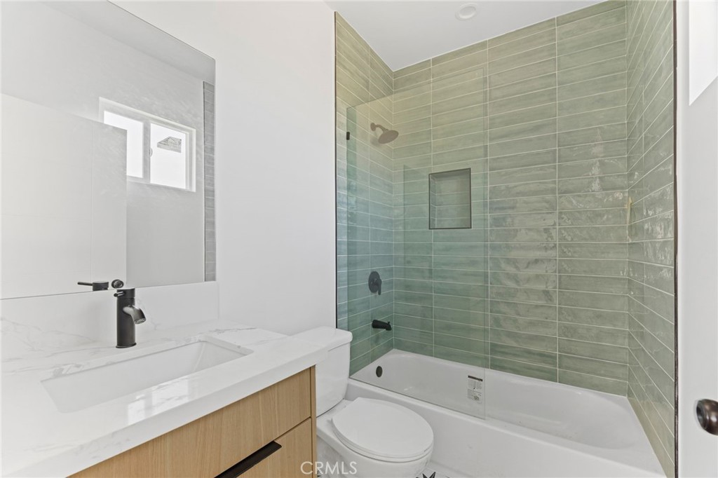 Los Angeles Condo: 4511 Rosewood Avenue