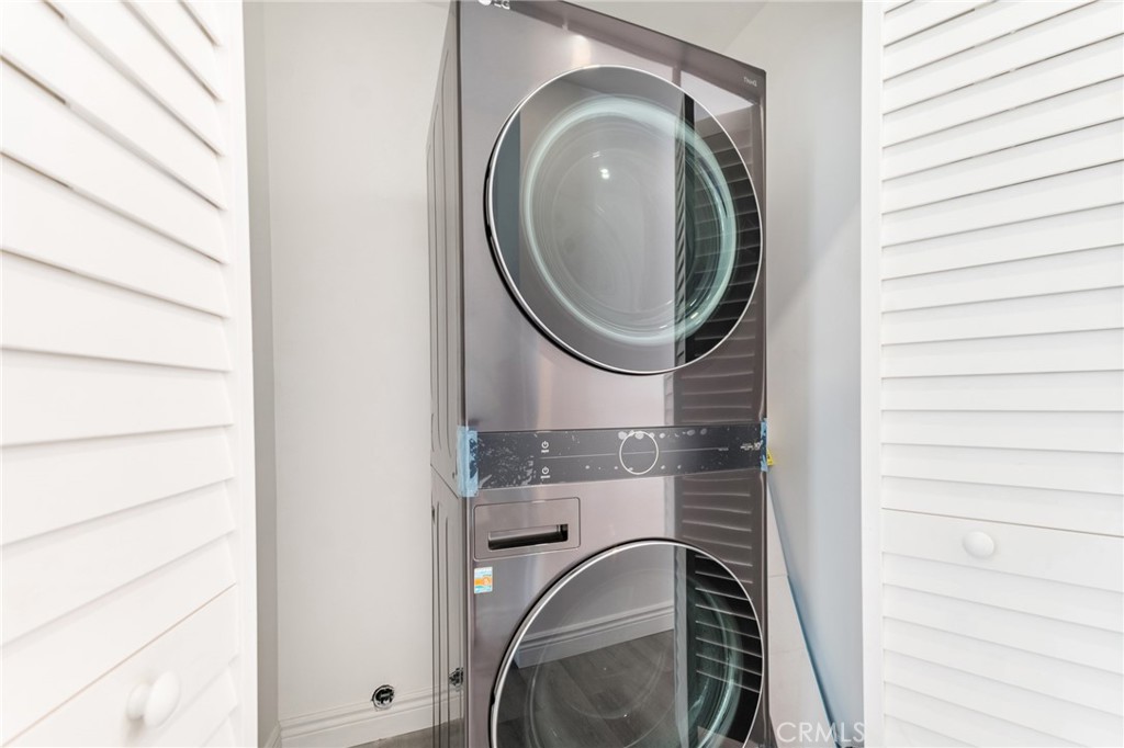 North Hollywood Condo: 11910 Elkwood Street