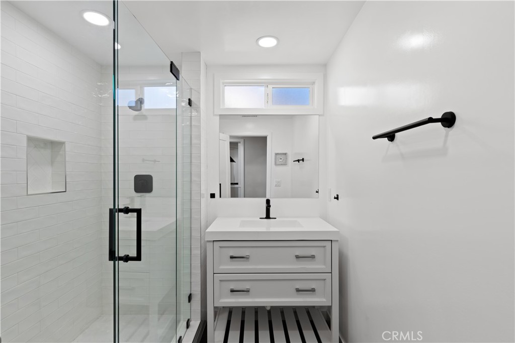 Woodland Hills Condo: 4955 Alatar Drive