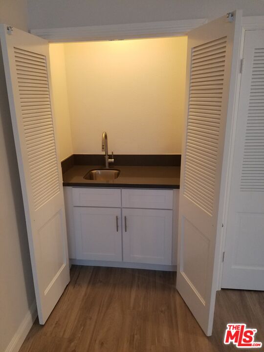 Santa Monica Condo: 827 2nd Street