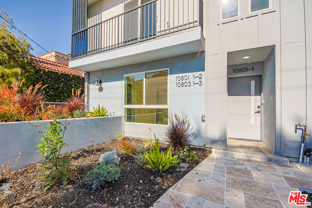 Toluca Lake Condo: 10803-2 Kling Street
