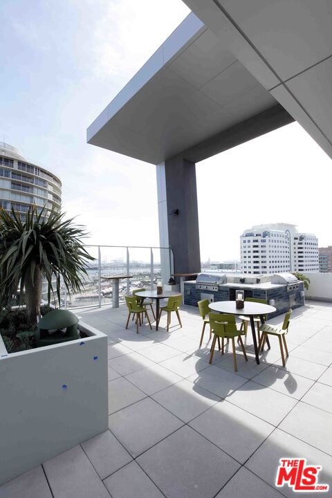 Long Beach Condo: 707 East Ocean Boulevard