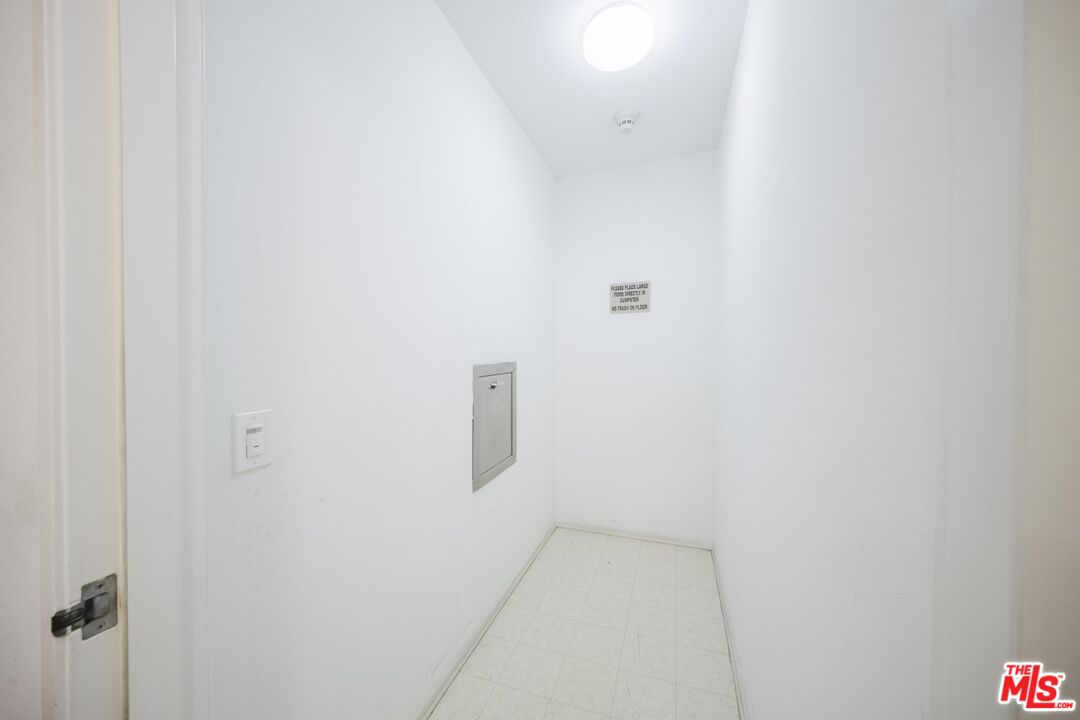 Santa Monica Condo: 937 12th Street