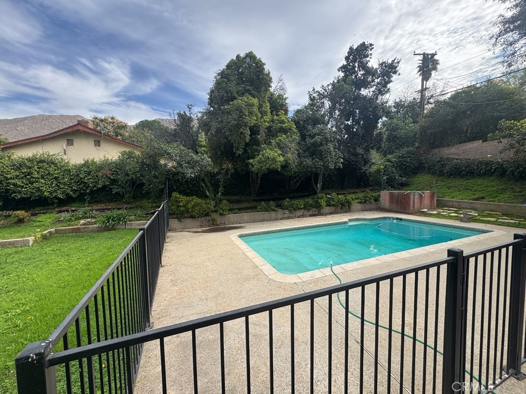 Riverside Condo: 4170 Mt Vernon Avenue