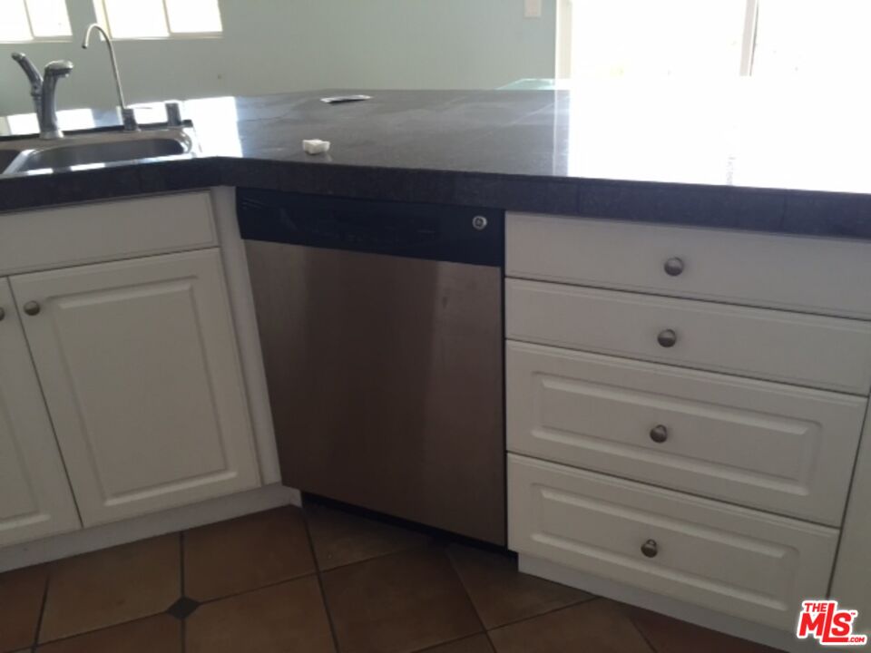 Lancaster Condo: 43029 59th Street West