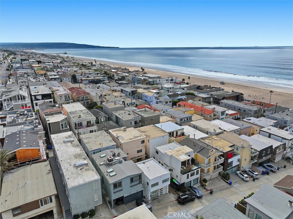 Manhattan Beach Condo: 220 39th Street