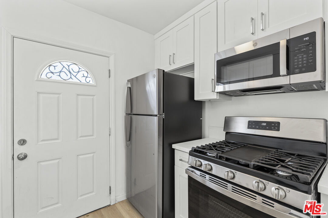 Los Angeles Condo: 11110 Charnock Road