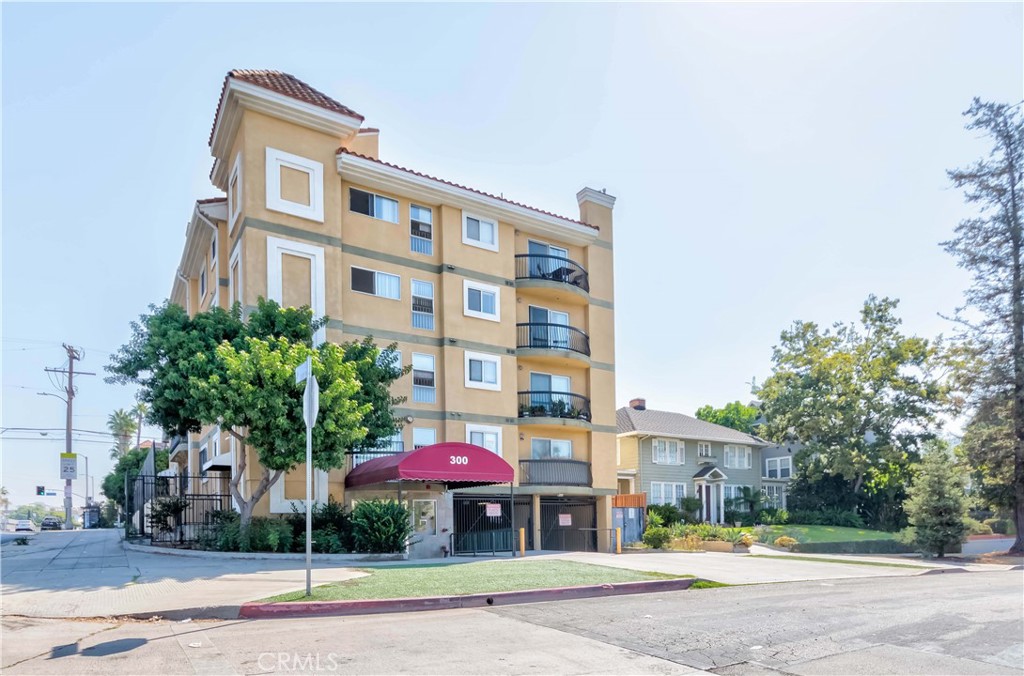 Los Angeles Condo: 300 Westmoreland Avenue