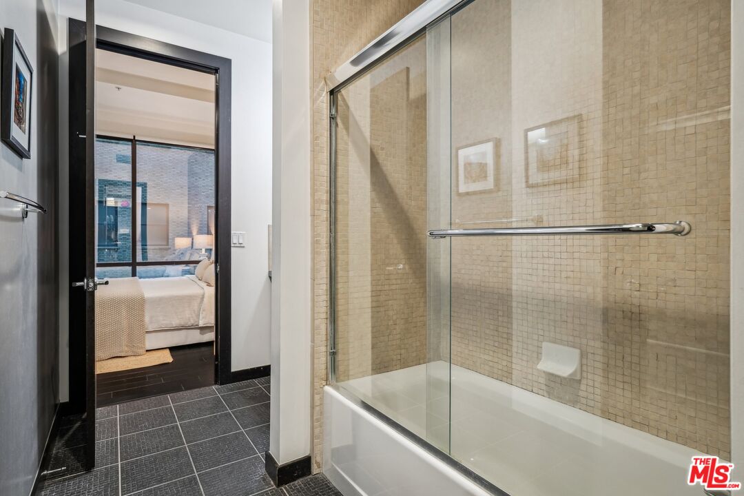 Los Angeles Condo: 655 South Hope Street