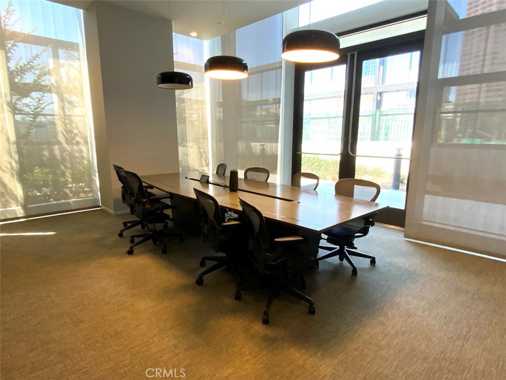 Los Angeles Condo: 889 Francisco Street