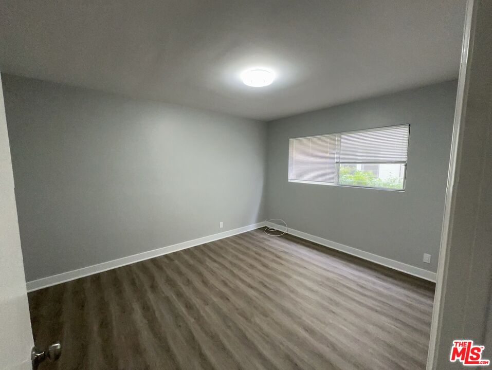 Los Angeles Condo: 8635 Cashio Street