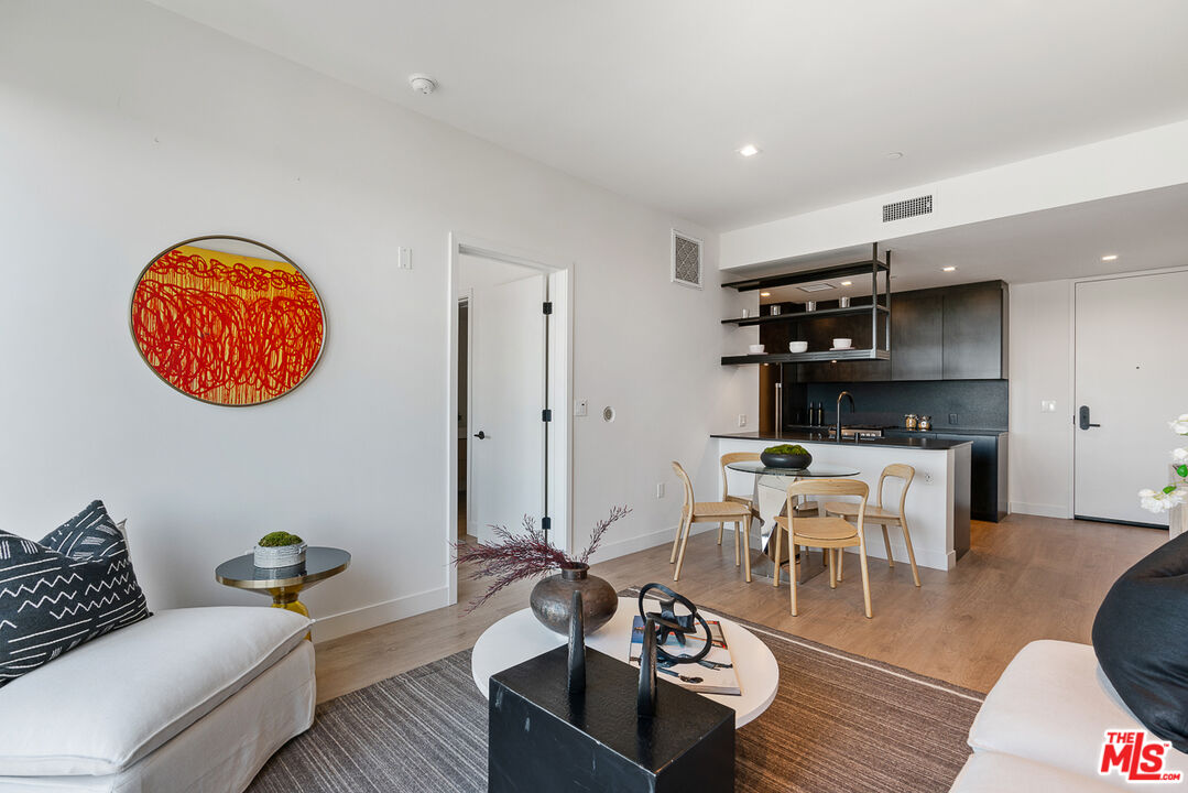 Los Angeles Condo: 10700 Tabor Street