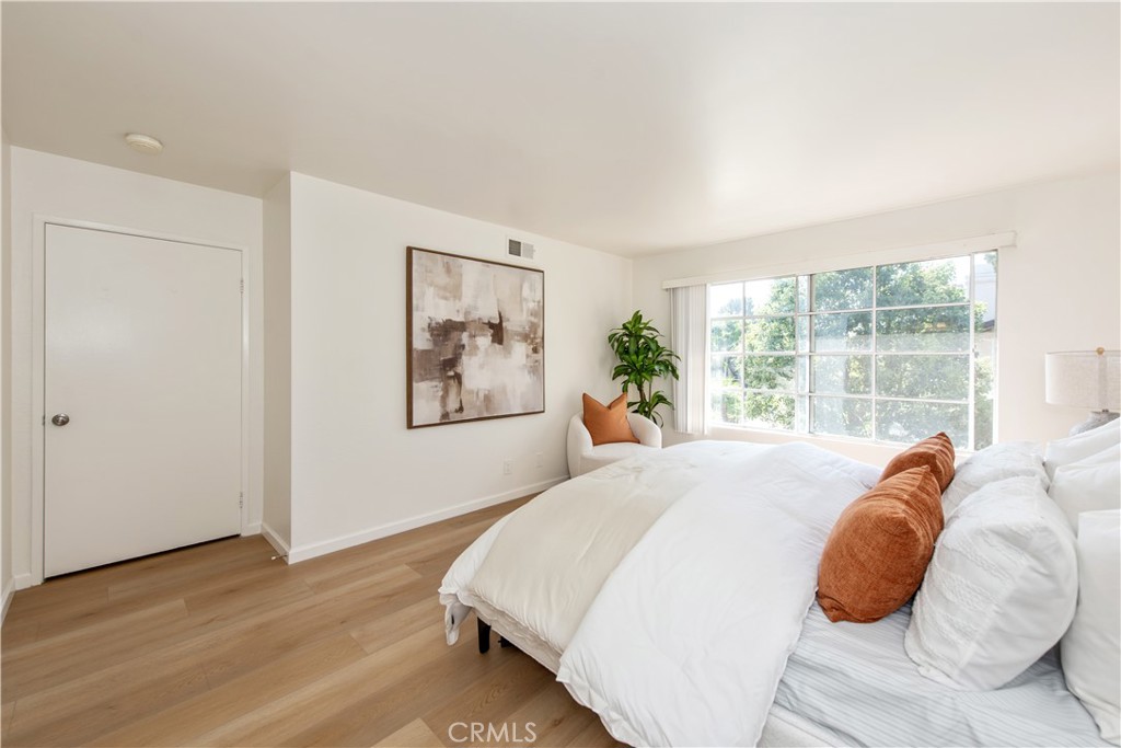 Irvine Condo: 28 Exeter