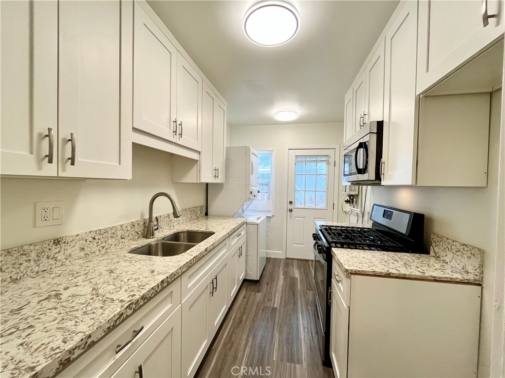 Glendale Condo: 641 West Glenoaks Boulevard