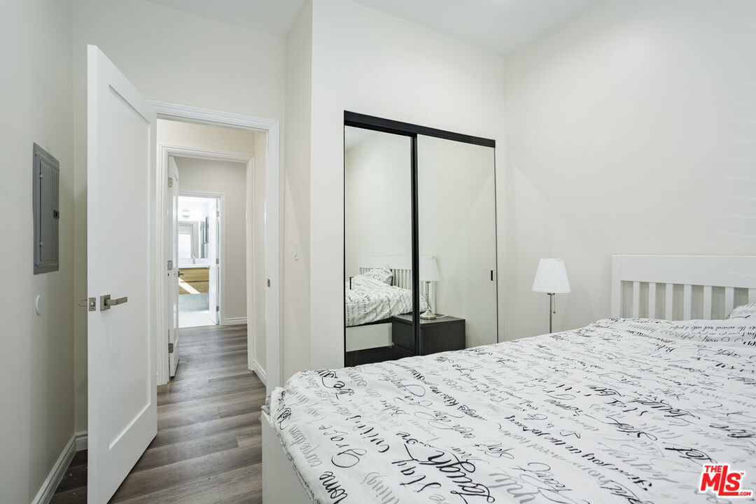 Los Angeles Condo: 1475 West 22nd Street