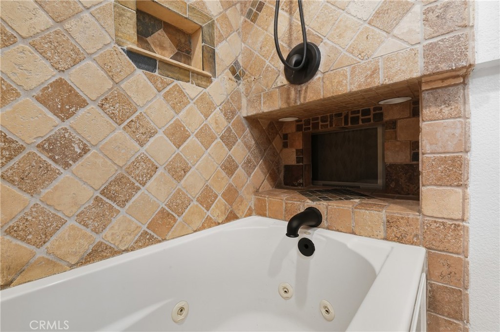 Anaheim Hills Condo: 6070 East Summit Court