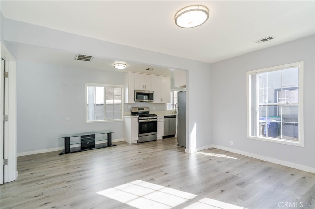 Burbank Condo: 301 East Alameda Avenue