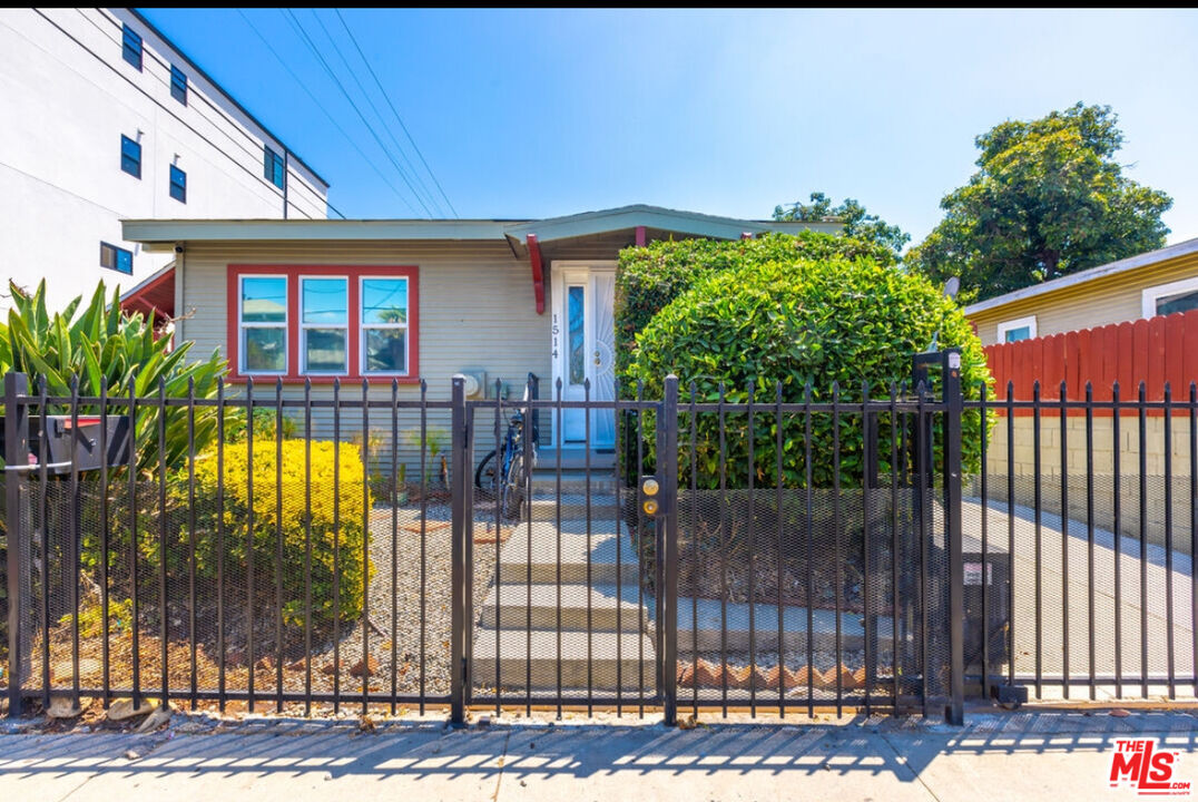 Los Angeles Condo: 1514 West 30th Street