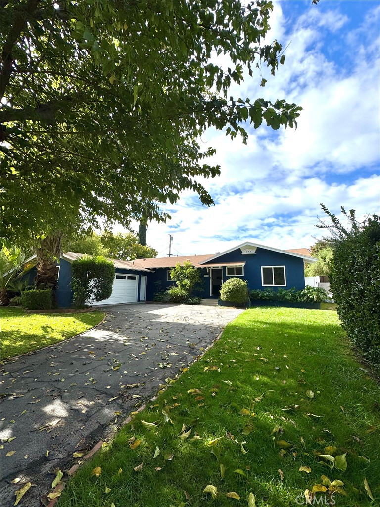 Canoga Park Condo: 7845 Nevada Avenue