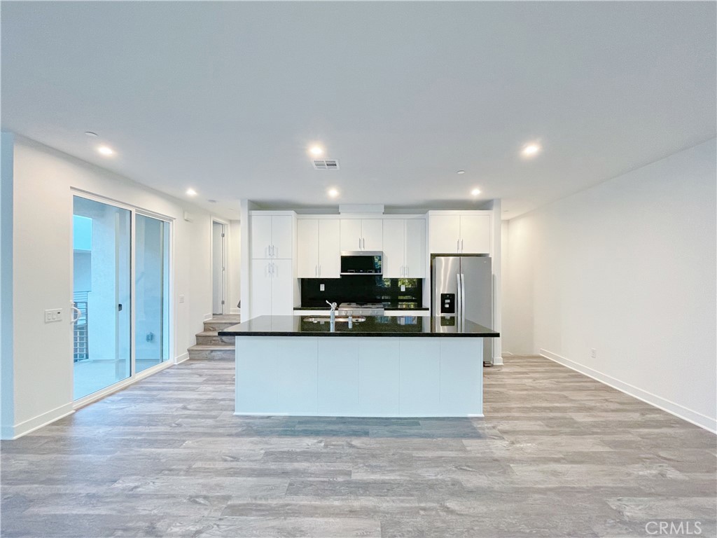 Anaheim Condo: 1330 West Cara Drive