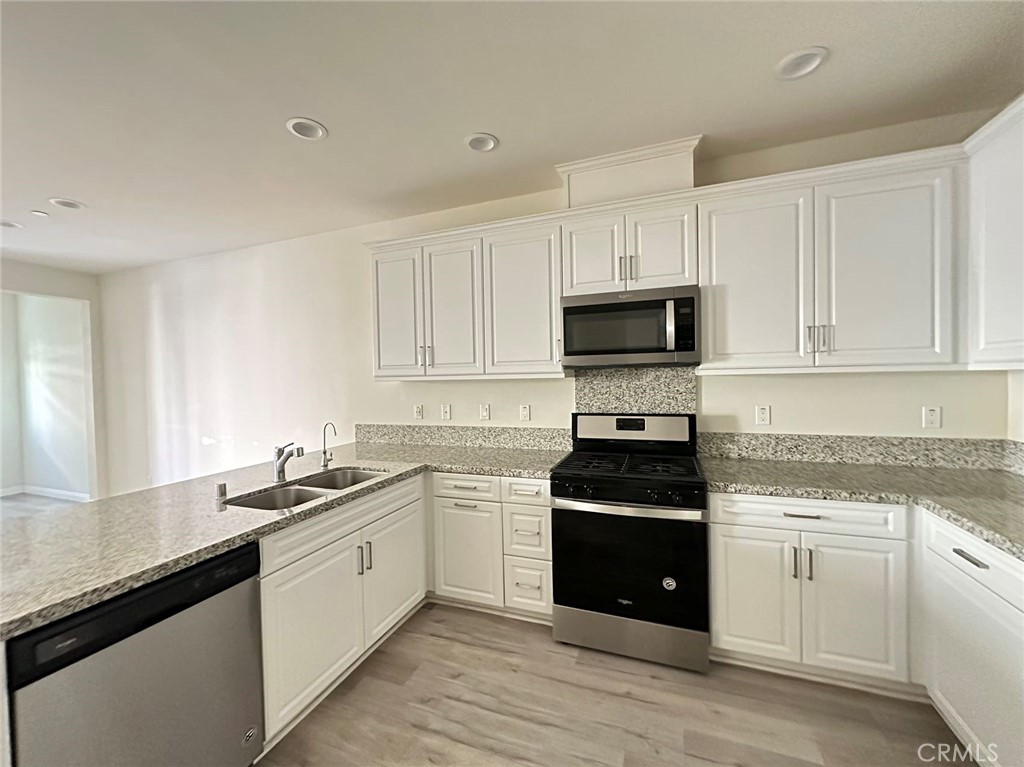 Ontario Condo: 2888 East Berry Loop Privado