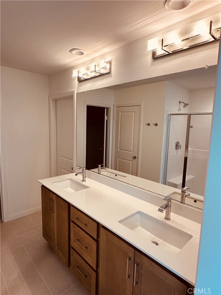 Ontario Condo: 4290 South Malagon Privado