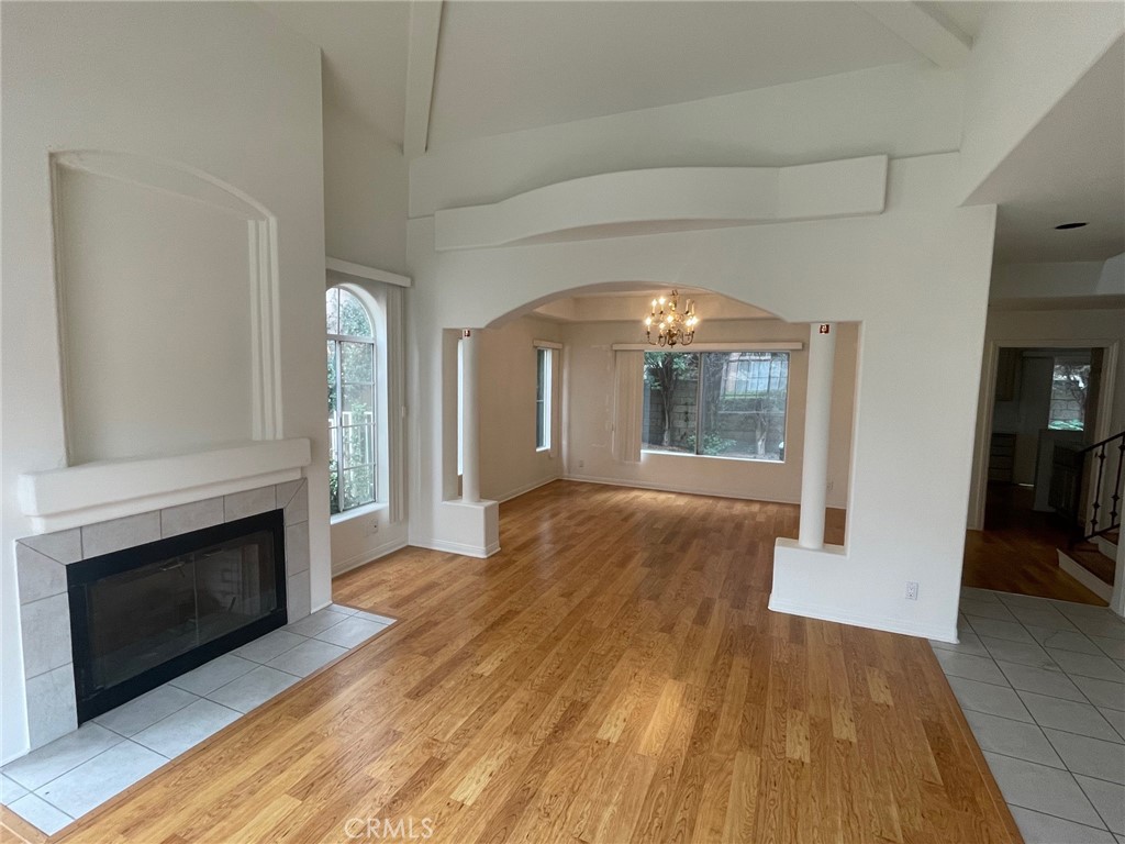 Northridge Condo: 10010 Reseda Boulevard