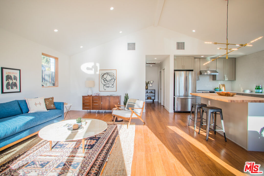 Culver City Condo: 4720 Campbell Drive
