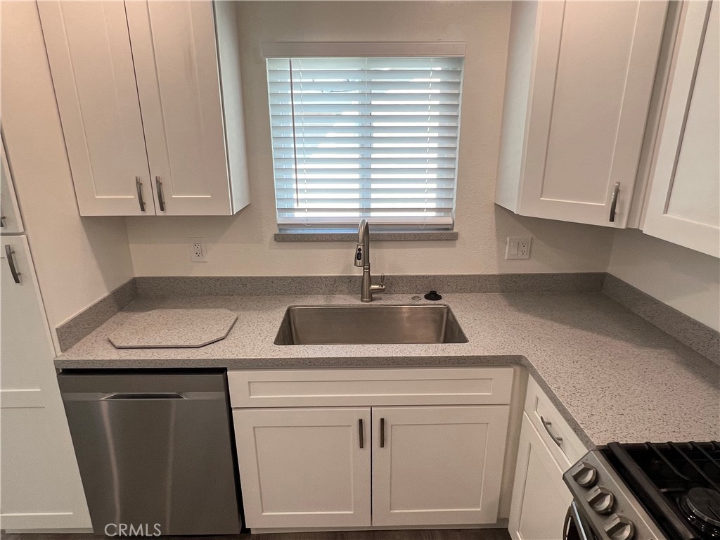 La Habra Condo: 1400 Eastpark Drive