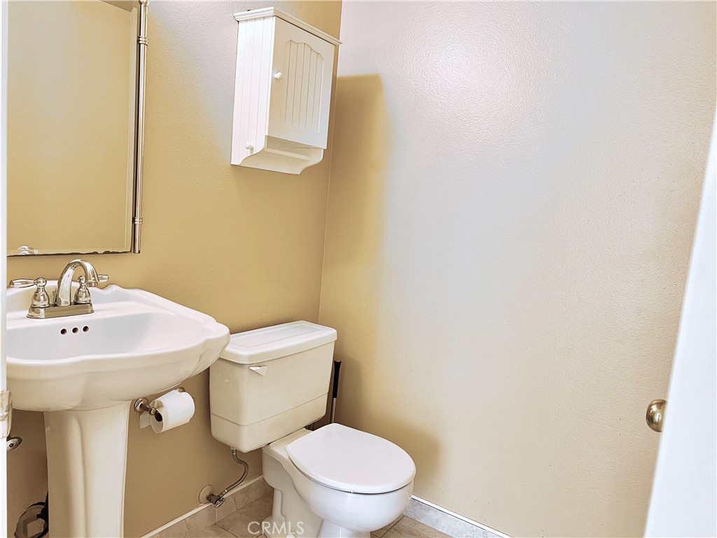 Irvine Condo: 30 Racing Wind