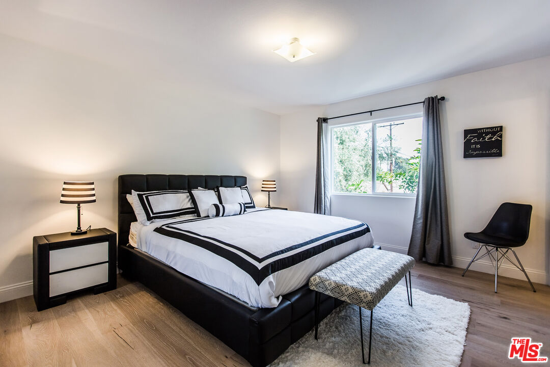 Los Angeles Condo: 2741 South Palm Grove Avenue