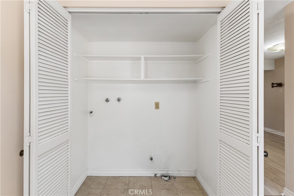 Irvine Condo: 7 Thicket