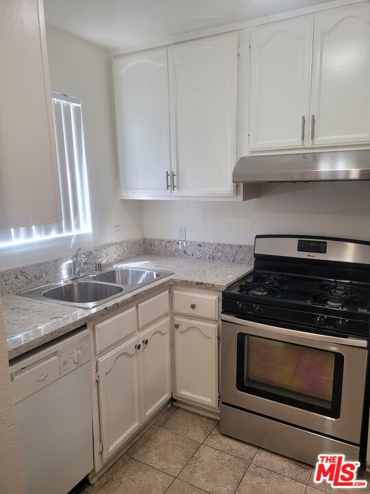 Glendale Condo: 555 West Dryden Street