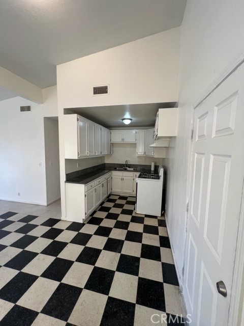 South El Monte Condo: 1922-1924 Bunker Avenue