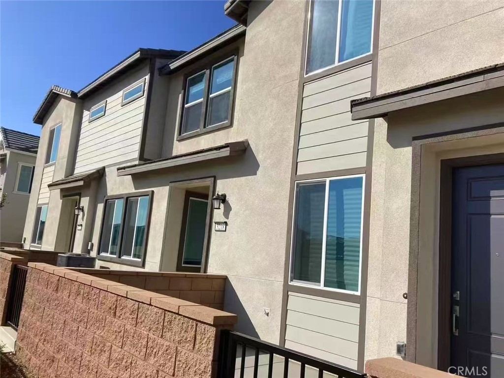 Ontario Condo: 3218 Homestead Paseo