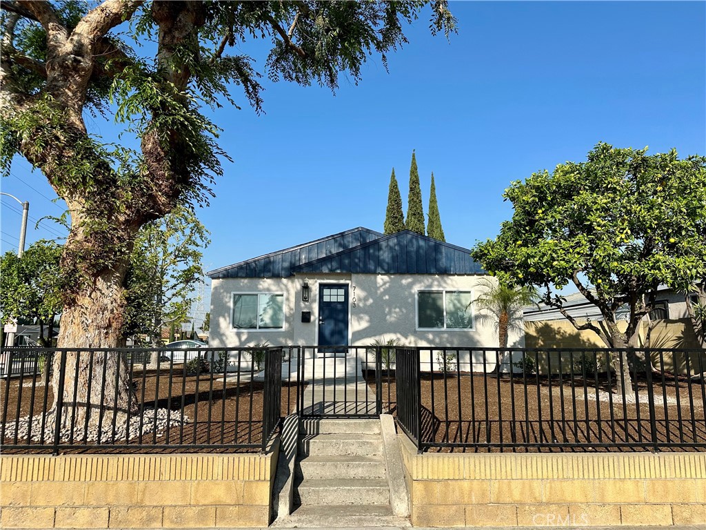 Downey Condo: 7103 Luxor Street