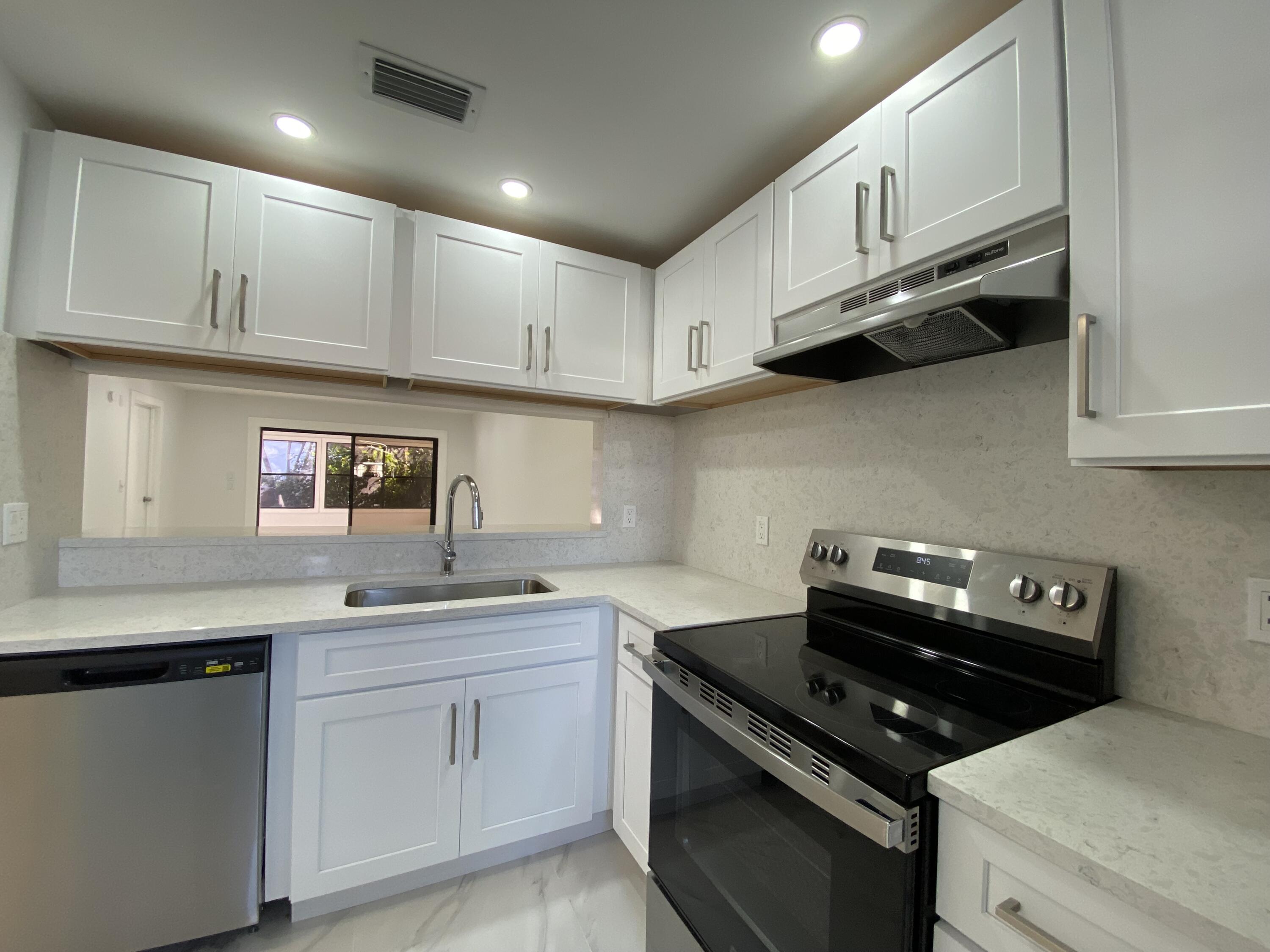 Deerfield Beach Condo: 267 Northwest 36th Avenue