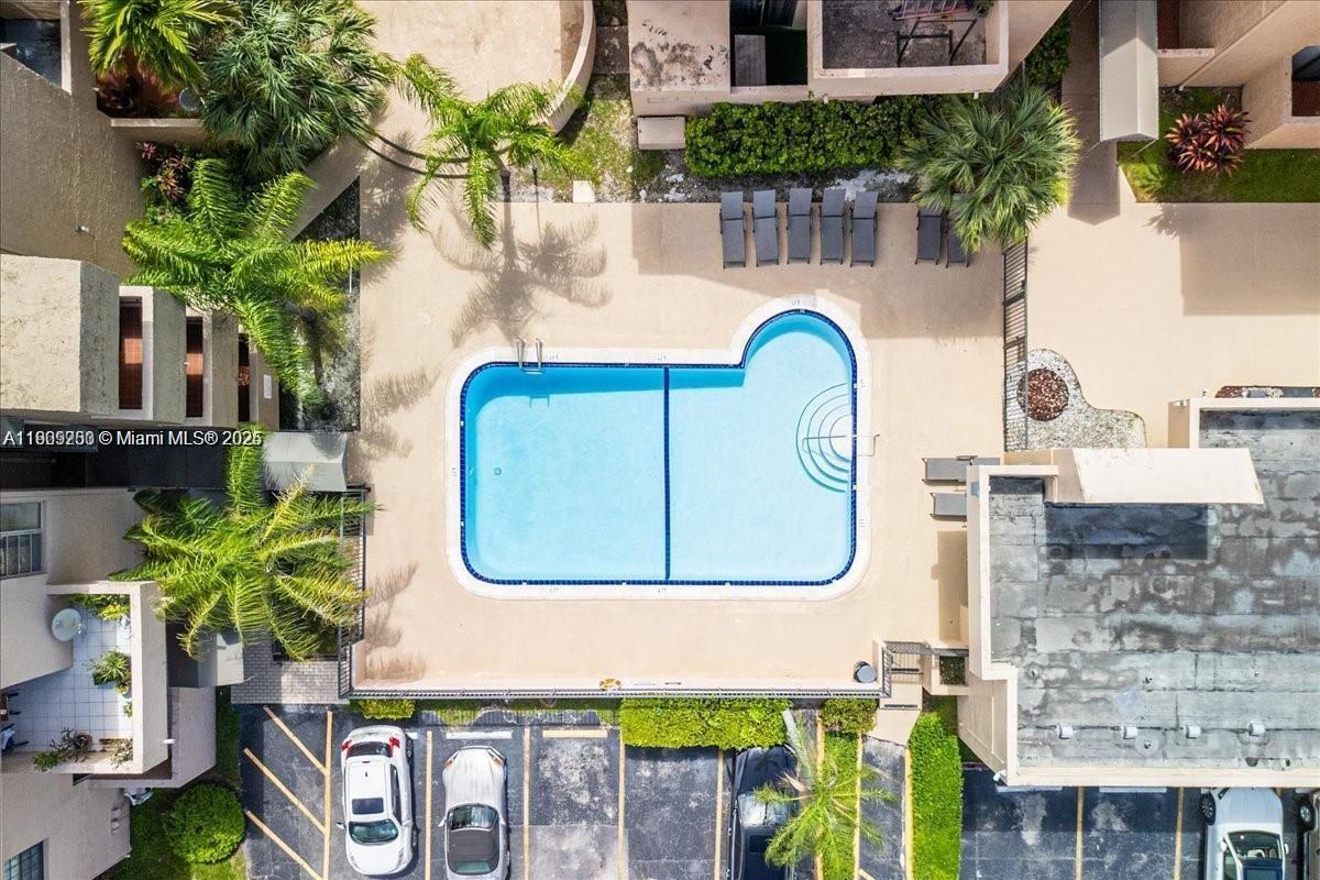 Miami Condo: 10700 Southwest 108th Avenue