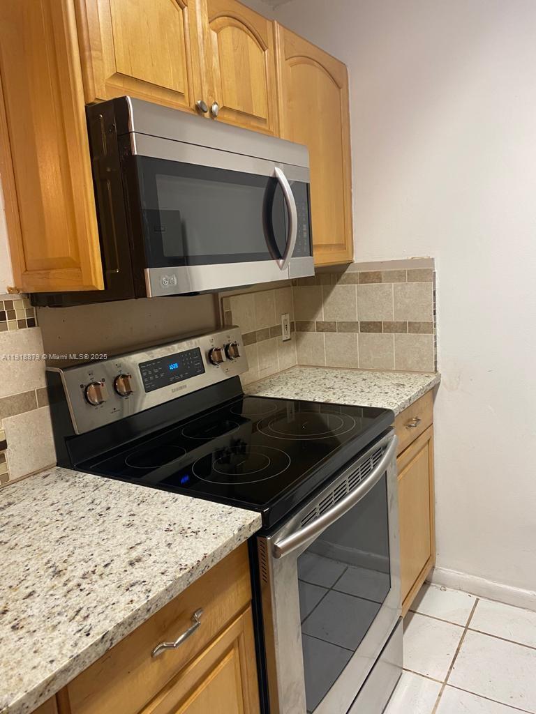 Boynton Beach Condo: 15 Crossings Circle